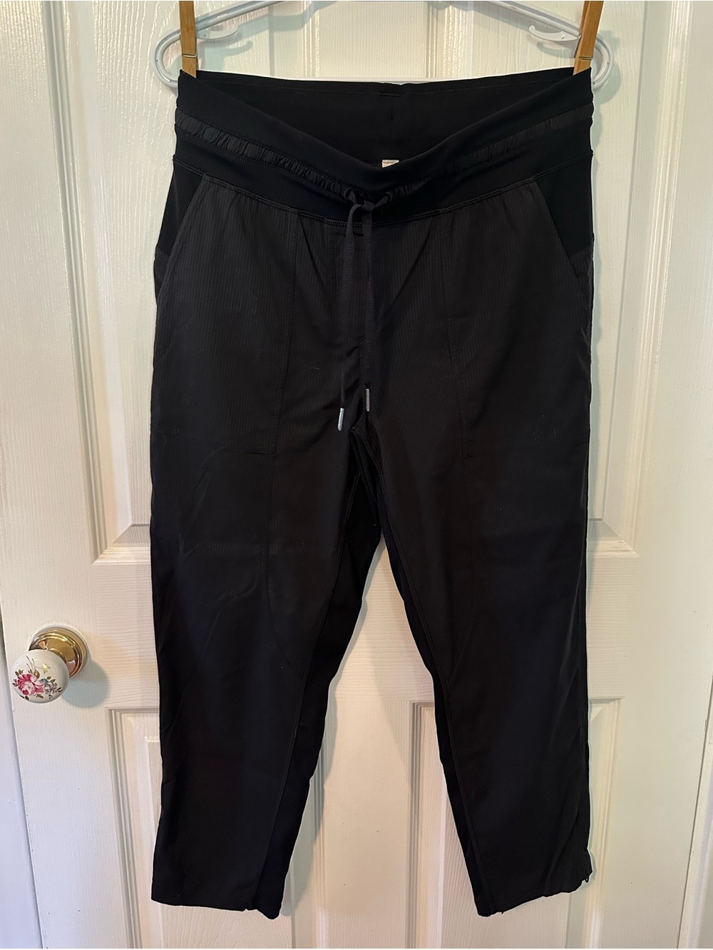 Lululemon Dance Studio Crop, NWOT, Size 8